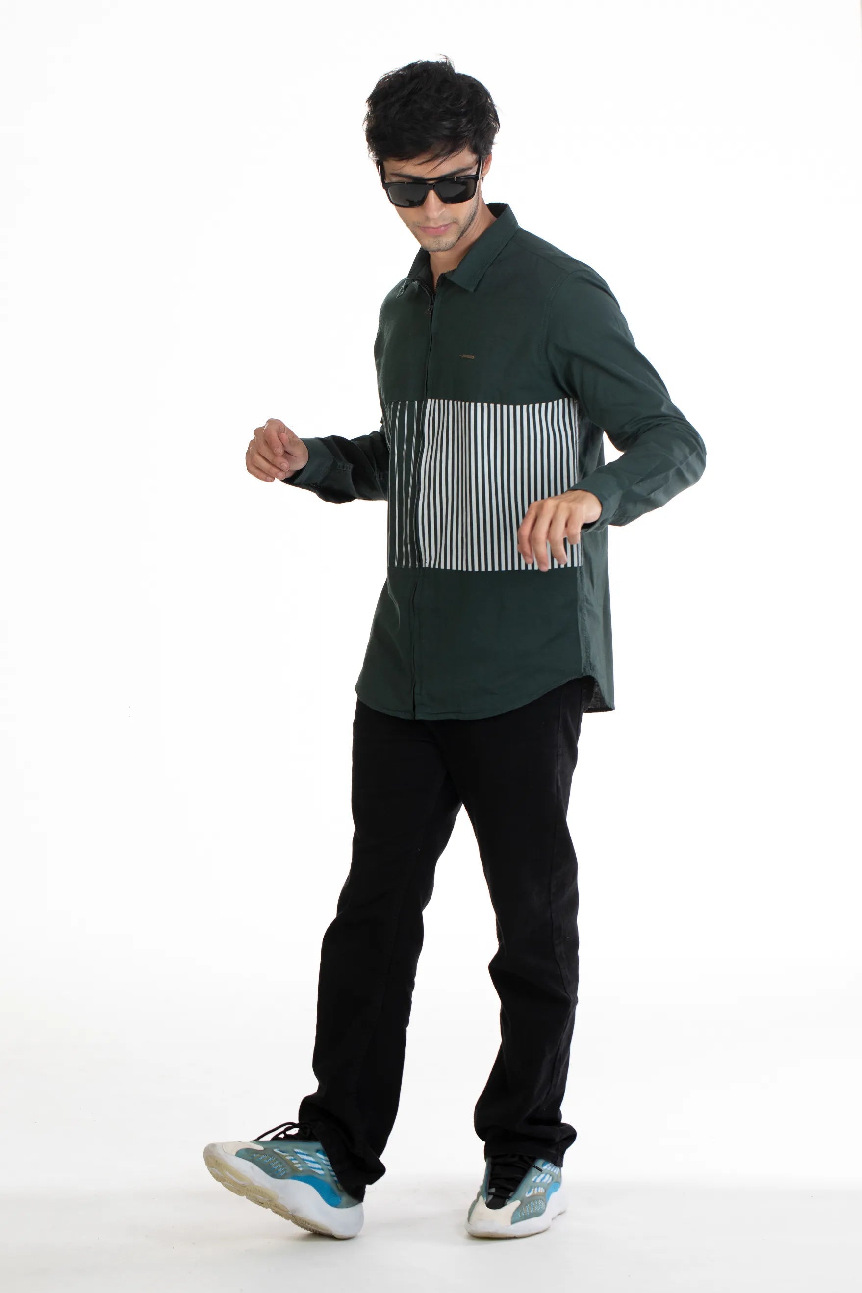 dark green zip-up printed line shirt